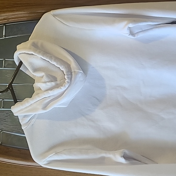 Sweater - Picture 4 of 4